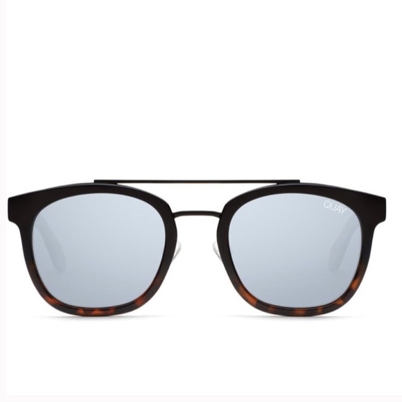 Quay Australia Accessories - SOoold ❌Quay rare two tone Coolin Sunnies polarize